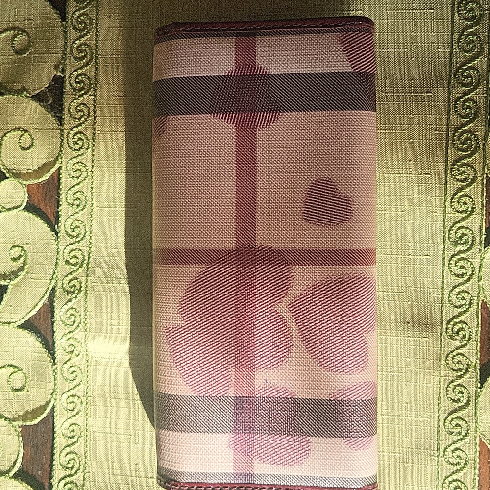 BURBERRY Supernova Heart Check Wallet Berry Red - Picture 2 of 9